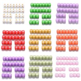 Toyadores de dientes 12 mm 26pcs Letras de silicona 15 Colores Colorido Alfabeto Bead de masticación para la cadena de clip de chupete no elige 231031