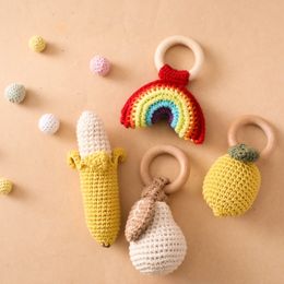 Jouets de dentition Bébé Fruits Crochet Ratter En Bois Dentition Citron Banane Sans BPA Hochet Jouet né Rongeur Infant Gym Mobile Éducatif 230808