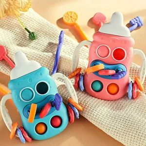 Detters Toys Silicone String Toy Babinet Bottle Capteur en forme de jeu Toy Toy Finger Grip Training Toy Baby Birthday Gift Educational Toy D240509