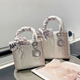 Tempérament Animal Imprimer Luxe Luxury High-Und Little Lady Diana Bag 2023 Nouveau sac à main de la mode féminine du petit parfum