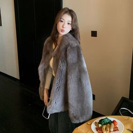 Tempérament gris spécial Beibei petit renard cheveux plein cuir manteau de fourrure pour les jeunes femmes, minceur nouvelle mode 422430