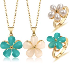 Ensemble de collier rotatif avec bague et fleur, perle de tempérament, à la mode et personnalisé