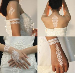 Etiqueta engomada del tatuaje temporal Decoración del banquete de boda Encaje blanco Indio Mehndi Cuerpo sexy Pegatinas impermeables para mujeres Festival Evento Disfraces Ropa Accesorios