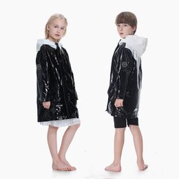 Tench Coats Brand Kids Teen Raincoat 214 jaar Classic Rain Trench Parka Wind Resistent Water Repellent gemakkelijk te verzorgen voor kinderen 221125