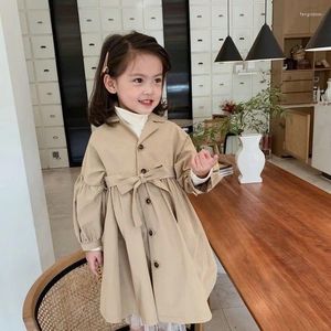 Tench manteaux Trench printemps filles coréennes coupe-vent bébé mi-long manteau enfants vêtements col rabattu plissé