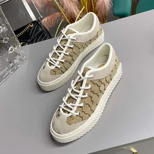 Tennis 1977 Toile Casual Chaussures Luxurys Designers Femmes Hommes Chaussure Italie Vert et Rouge Web Stripe Caoutchouc Semelle Stretch Coton Low Top Hommes Baskets 14