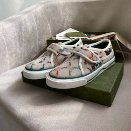 Tennis 1977 Toile hommes Chaussures de sport Luxurys Designers Womens Shoe Italy Green And Red Web Stripe Ruban adhésif Stretch Cotton Low Top Sneakers q3