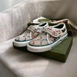 Tennis 1977 Canvas men Calzado casual Luxurys Designers Womens Shoe Italy Green And Red Web Stripe Cinta adhesiva Stretch Cotton Low Top Sneakers q3