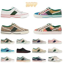 Tennis 1977 Mode mannen vrouwen Schoenen Luxe Ontwerpers Heren Schoen Italië Groen En Rood Web Streep Rubberen Zool Stretch Katoen Lage Top Casual Mode Sneakers