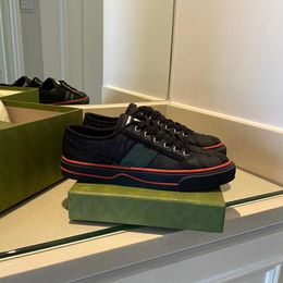Tenis 1977 Zapatillas de deporte Zapatos casuales para hombres Diseñador de lino de lujo Correas para mujeres Suela de goma a rayas Algodón elástico Zapatos deportivos bajos para hombres 02