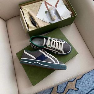 Tennis 1977 Sneakers Vrijetijdsschoenen voor heren Linnen luxe designer Dames singelband gestreepte rubberen zool Lage sportschoenen voor heren van elastisch katoen 03