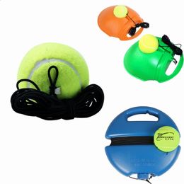 Ball de tennis avec des balles de tennis à cordes Sports Supplies Train Train Ball Outdoor Practice Self-Duty Rebound Autarring Dispositif 240430