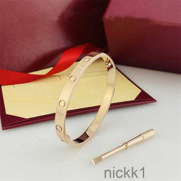 Bracelet de tennis de luxe pour hommes et femmes, plaqué or 18 carats, pour la saint-valentin, perles contre le mal des transports, bijoux de styliste, GIP2