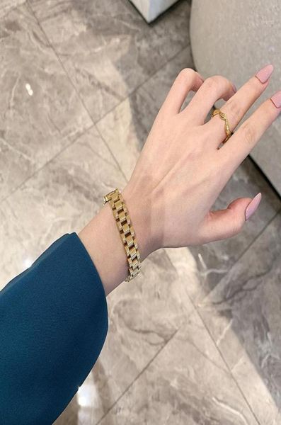 Tennis Hiphop Titanium avec bracelet de montre pavé d'or Bracelet de déclaration femmes bijoux en acier inoxydable robe chic Japon Corée du Sud Fas9438596