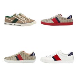 Tennis Treck 1977 Chaussures décontractées Chaussures classiques Femme Trainers Low Top Stripe Rubber Rubber Sole Sneakers Nouveau arrivée