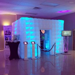 Tenten en schuilplaatsen Stager Booth opblaasbare draagbare PO -behuizing met 16 kleuren LED -veranderende lichten binnenluchtblazer voor bruiloften feesten