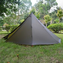 Tenten en schuilplaatsen Ultralight Bushcraft Pyramid Tent 20D Silicone Nylon Camping Tent met schoorsteengat Twee deuren Shelter Backpack Tipee Tent J230223