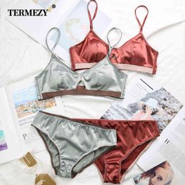 Termezy Nouveau Femmes Sous-Vêtements Sans Fil Satin Soutien-Gorge Mince 3/4 Tasses Soutien-Gorge Et Culotte Ensemble Creux Lingerie Femmes Soutien-Gorge Bralette L220727