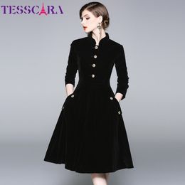 TESSCARA Mujeres Otoño Invierno Elegante Vestido de Terciopelo Festa Alta Calidad Vintage Party Robe Femme A-Line Designer Black Vestidos 201126