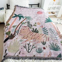 Textile City Ins Pink Lunes Tiger Thrown Couverture de canapé nordique serviette à la maison Tapestry Bedpread Cartoon Picnic Mat 125x150cm 240326