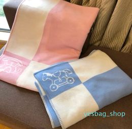 Textieldeken Ontwerper Paardenwollen dekens Baby Roze Blauw Patroon Decoratief Breien Letter Sofa Quilt voor Kind Kind