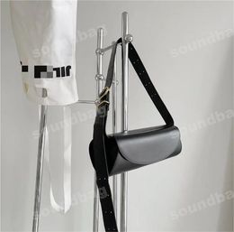 Sac sous les bras de luxe d'occasion : sac d'oreiller chic haut de gamme en cuir véritable à épaule unique, bandoulière cylindrique baguette française avec finition élégante pour femme