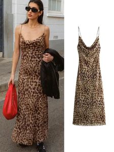 TFMLN 2024 FEMPS SPAGHETTI ROBLE SPAPE COLLAIRE SWING CLAR Backless Party Club Pendentif Long Robe Retro Leopard Print 240426