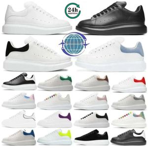 Designer Casual Mens Men Sneakers Sole épaisse Augmentation triple en noir et blanc poudre en daim