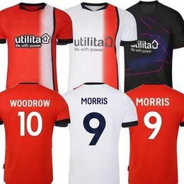 23-24 9 MORRIS 10 WOODROW op maat gemaakte Thaise kwaliteit voetbalshirts goedkoop op maat draagt 16 Burke 5 BRADLEY 22 Campbell 4 MILIVOJEVIC 18 CLARK 11 ADEBAYO 17 Mpanzu