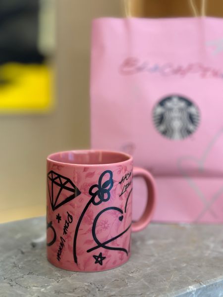 Thaïlande Starbucks et BLACKPINK Joint Love Flower Diamond Graffiti Mug Tasse en céramique Mode Simple Rose Tasse à café Coffret Cadeau Chanson Manuscrite Nom Graffiti