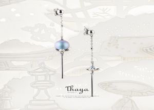 Thaya Chinese Style Asymétrie Blue Lotus Jewelry 925 Boucles d'oreilles en argent Design Original pour les femmes spéciales Fine Bijoux CX2006245785682