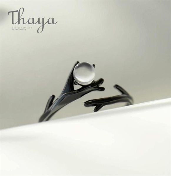 Thaya Original Moonlight Forest Design Ring Finger Fingstone Gemstone S925 Silver Black Branch Ring para mujeres Joyas elegantes 22022009838