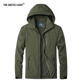 Lampe Arctic Hommes Spring Trekking Coat Jacket Plein Sportswear Parka Opond Randonnée Voyage Montagne Escalade 4XL 5XL 201114