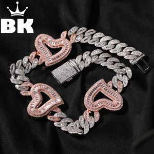 Le Bling King Two Tone Big Hollow Heart avec 16 mm Collier de chaîne cubaine Iced Out Baguette CZ Choker Lovely Y2K Hip Hop Jewelry 240511