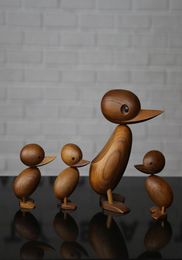 The Danish Puppet Wooding Woodcarfing Classic Creative Home Furnishing Ornaments Small Duck Duck Decoration Housing Studing Bureau Decora T4871747