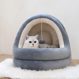 Le lit nid pour chat conçu est toutes saisons universel semi-fermé amovible et lavable