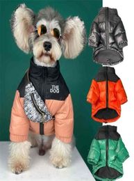 Le chien face caisse de chiens enveloppe de gilet pour animaux de compagnie luxe épaisse veste à la veste chaude hiver petit bulldog français chihuahua pug 215046813