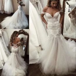 Les robes épaule sirène 2021 Elegant Off Off Lace Applique Sweep Train Tulle Chapelle Mariage Bridal Vestido de Novia