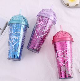 De laatste 14.2oz Drinkware Double-Layer Plastic wordt geleverd met 3 kleuren van liefdestrobakkers, kunt u kiezen Glitterpoeder