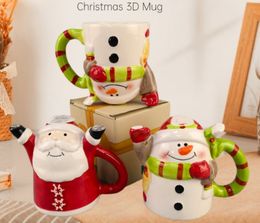 De nieuwste 17oz hand -geschilderde keramische kerstman -Claus reliëfmarkbeker, vele stijlkeuzes, ondersteuning aangepast logo