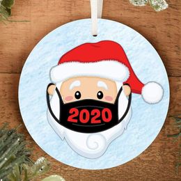 De nieuwste kerstversieringen, kerstmaskers, kerstboom met de kerstboom hangende hangers, ronde houten bord ophangend, gratis verzending