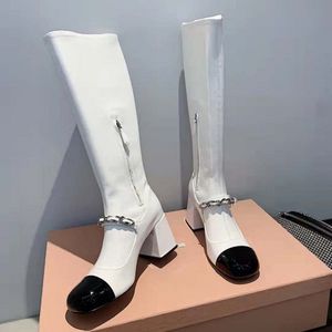 Le dernier créateur de mode Boots hôtel maison intérieure personnalité de la mode extérieure peut être associé à une variété de jeans doudoune ceinture boîte 35-40