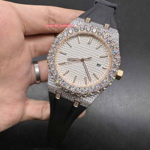 La dernière montre à diamant glacé pour hommes 2 tons boîtier en or rose montre à cadran blanc 8215 montre à mouvement automatique brillant bon bracelet en caoutchouc noir