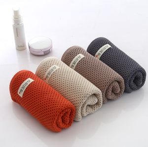 Le dernier modèle de serviette de taille 33x34 cm, serviettes de lavage de gaz de gaze en nid d'abeille de coton japonais, lingettes douces et absorbantes