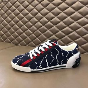 La dernière vente hommes chaussures rétro basses impression baskets design maille pull-on luxe dames mode chaussures décontractées respirantes kqrt5000003