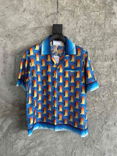 La dernière conception d'impression de mode de chemise en soie pour hommes d'été taille européenne concepteurs de marque de luxe chemise décontractée à manches courtes
