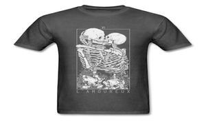 Los amantes Sweet Kiss Skull Tshirts Hug Me Pure Cotton Pare Skeleton Sklull T Shirt Men Pascua Día de la Muerte Punk Style Thirts LJ206081961