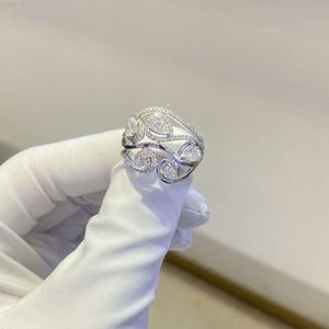 La piedra principal es un anillo de moissanita en forma de cinco peras, joyería de oro de 18k, piedra principal, 1,65 quilates, peso 6,16g, anillo de boda de moissanita