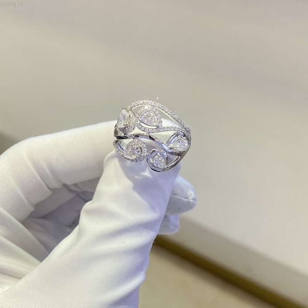 La pierre principale est cinq bague Moissanite en forme de poire, bijoux en or 18 carats, pierre principale 1,65 ct, poids 6.16g, bague de mariage Moissanite