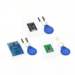 Le module d'induction de carte RFID RFID MFRC-522 RC522 sera envoyé à S50 Fudan Card, Key Chain.